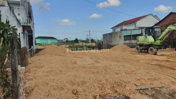  CHÍNH CHỦ CHO THUÊ ĐẤT MẶT TIỀN ĐỐI DIỆN CỔNG CHỢ BÀ RÉN MỚi