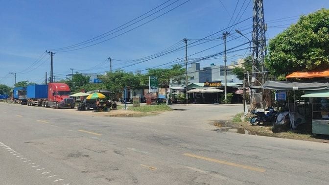  CHÍNH CHỦ CHO THUÊ ĐẤT MẶT TIỀN ĐỐI DIỆN CỔNG CHỢ BÀ RÉN MỚi