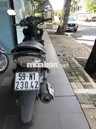 Suzuki Hayate xe tay ga màu Đen