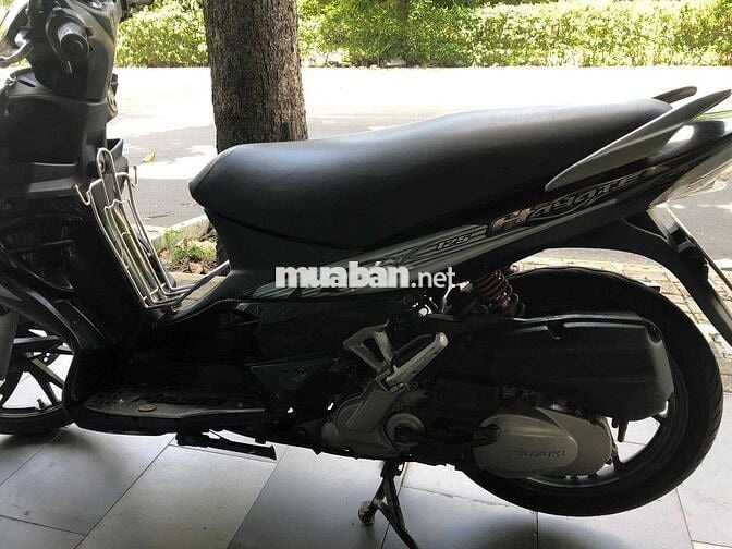 Suzuki Hayate xe tay ga màu Đen
