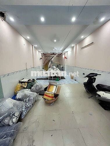 nhà nguyên căn cho thuê DT 4❌18 gác lửng đúc 2pn 2wc hẻm 10m Tân Phú 