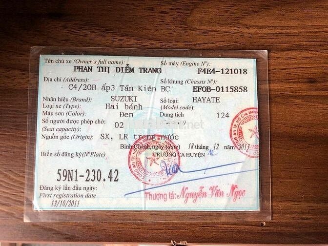 Suzuki Hayate xe tay ga màu Đen