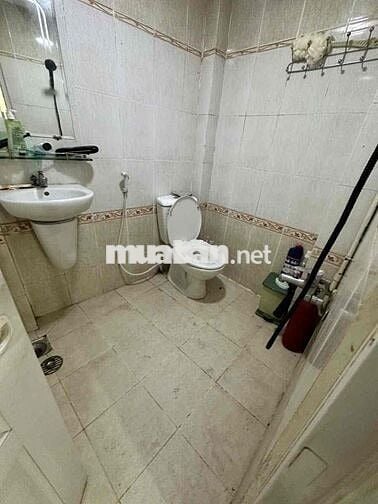 Nhà Nguyên Căn 3Pn + 3WC Gần Q1