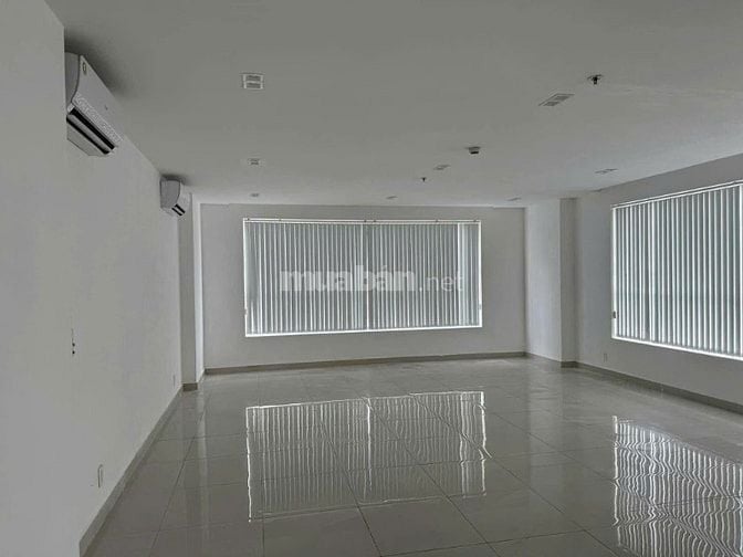 Cho thuê căn hộ office 70m2 - lầu 4 tại Sky Center  số 5 Phổ Quang