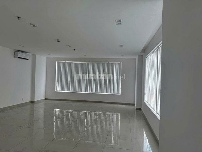 Cho thuê căn hộ office 70m2 - lầu 4 tại Sky Center  số 5 Phổ Quang