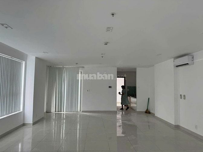 Cho thuê căn hộ office 70m2 - lầu 4 tại Sky Center  số 5 Phổ Quang