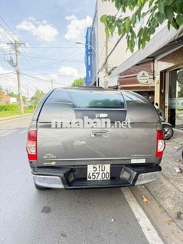 Isuzu D-Max 2010 Xám
