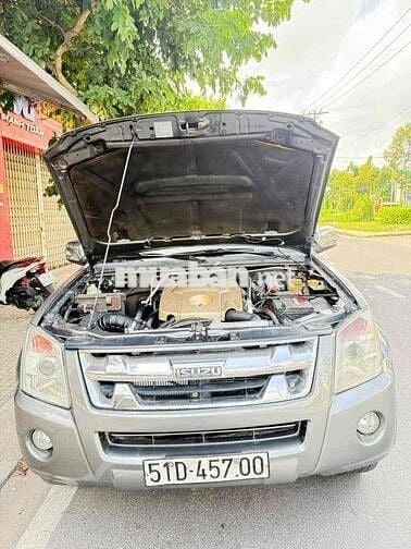 Isuzu D-Max 2010 Xám