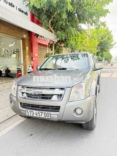 Isuzu D-Max 2010 Xám