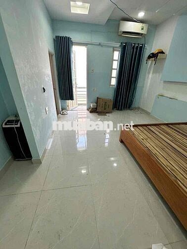Nhà Nguyên Căn 3Pn + 3WC Gần Q1