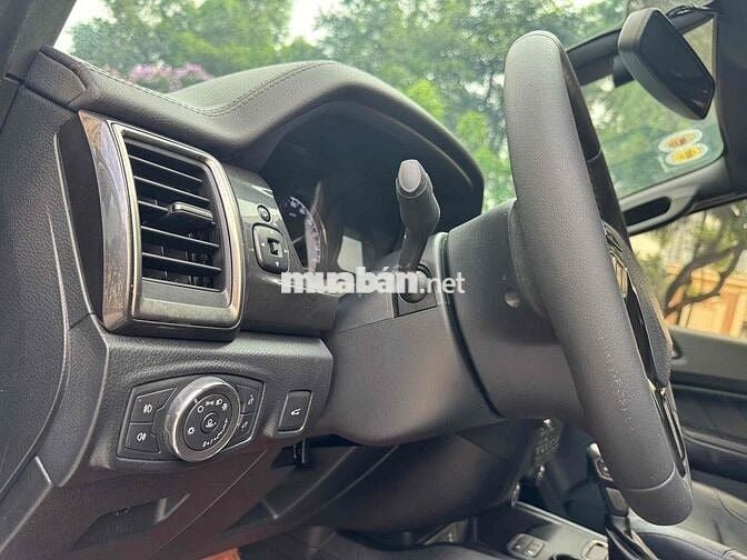 Ford Everest Titanium 1 cầu 2020 Nâu