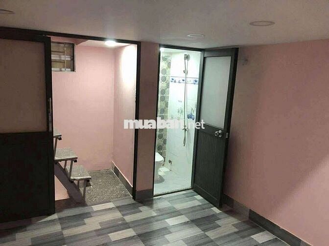 nhà sạch sẻ 2 lầu 2 phòng ngủ 2vs nhà còn đẹp 