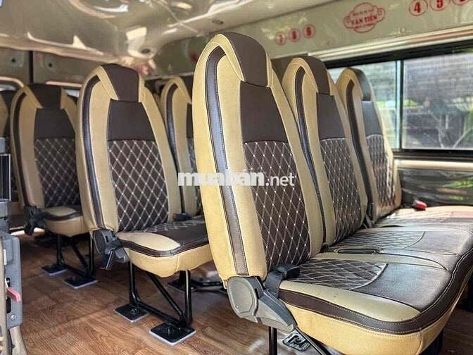 Ford Transit 2022 Vàng cát Việt Nam