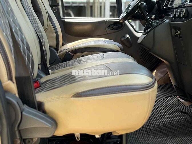 Ford Transit 2022 Vàng cát Việt Nam