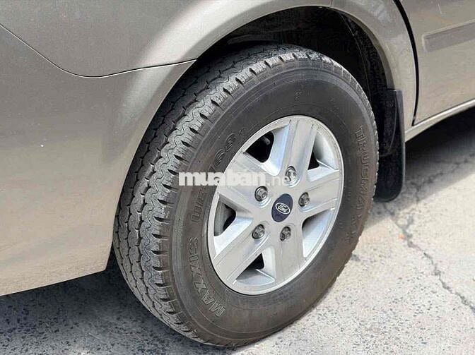 Ford Transit 2022 Vàng cát Việt Nam