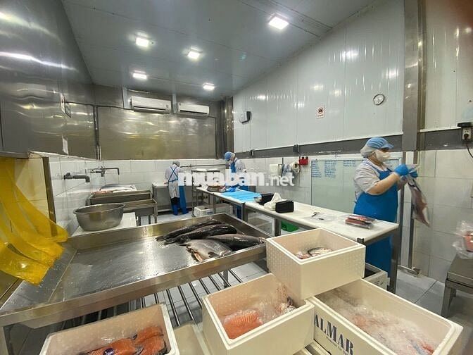 Tuyển NV bếp Nhật (phi lê cá hồi) + NV giao hàng