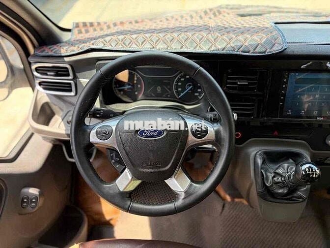 Ford Transit 2022 Vàng cát Việt Nam