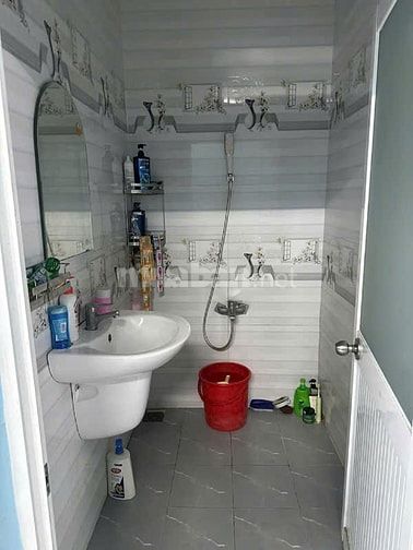 Cần tuyển gấp 01 Nữ giúp việc nhà, ăn ở lại