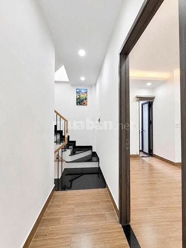 Chính chủ bán nhà Hồ Hảo Hơn Q.1 - 6m x 5m chỉ 5,7 tỷ - 3 tầng