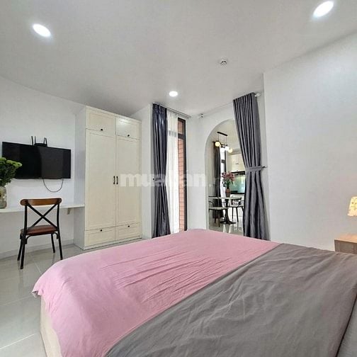 Bán CHDV Trường Sơn, Tân Bình DT 12x17 Hầm 7 lầu Thu nhập 300tr/th 
