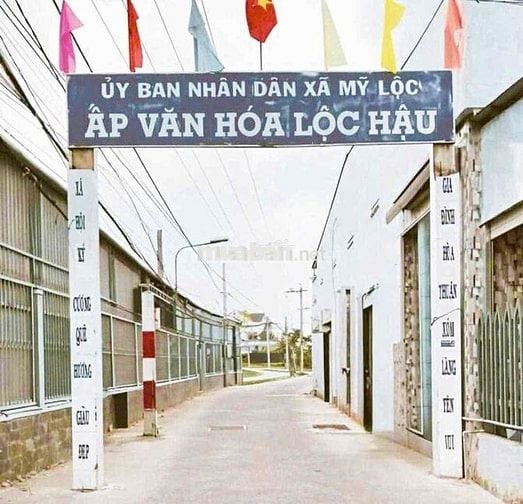 Đất gần UBND xã Mỹ Lộc,gần vòng xoay dt 111m2 full thổ shr giá 650tr