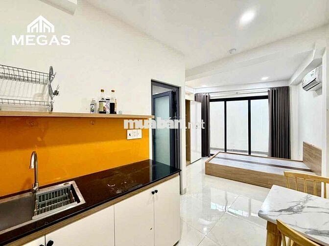 CHDV full nội thất ban công, cửa sổ cực thoáng ngay Phạm Văn Hai