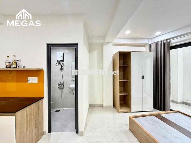 CHDV full nội thất ban công, cửa sổ cực thoáng ngay Phạm Văn Hai