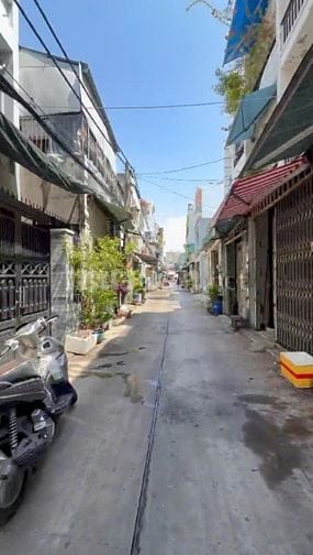 Nhà 2 mặt hẻm thông xe hơi, 4x18m, 1 sẹc Chiến Lược BT giá 8,5 tỷ (TL)