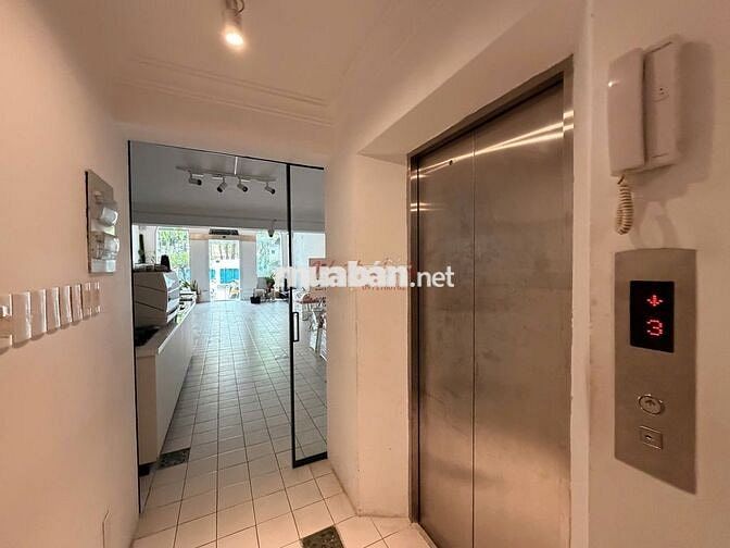 Trần cao 5m - Chính chủ cho thuê HXH Nguyễn Trọng Tuyển QPN giá chỉ 2x