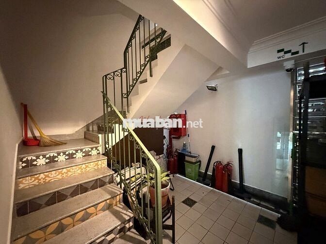 Trần cao 5m - Chính chủ cho thuê HXH Nguyễn Trọng Tuyển QPN giá chỉ 2x
