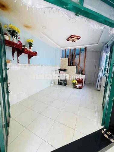 Nhà thuê 3 tầng 4 phòng ngủ hemt xe tải gần KDC Vĩnh Lộc