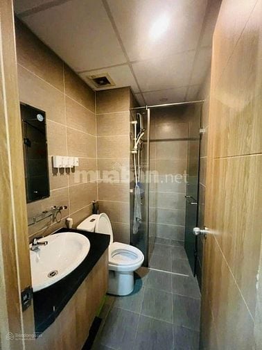 Bán gấp chung cư B2 Trường Sa Bình Thạnh 66m2 giá 2 tỷ 020, full NT