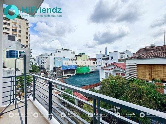 PHÒNG ĐẸP GIÁ RẺ GÁC CAO BAN CÔNG THOÁNG MỚI 99% GẦN UEF, HIU, Q1