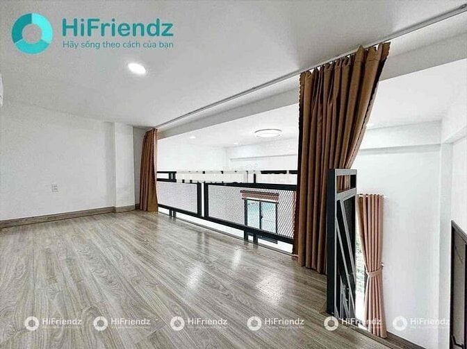 PHÒNG ĐẸP GIÁ RẺ GÁC CAO BAN CÔNG THOÁNG MỚI 99% GẦN UEF, HIU, Q1