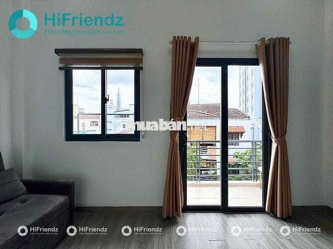 PHÒNG ĐẸP GIÁ RẺ GÁC CAO BAN CÔNG THOÁNG MỚI 99% GẦN UEF, HIU, Q1