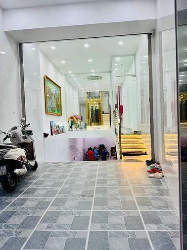 Cho thuê văn phòng cty ,nhà mặt tiền 192 cống quỳnh