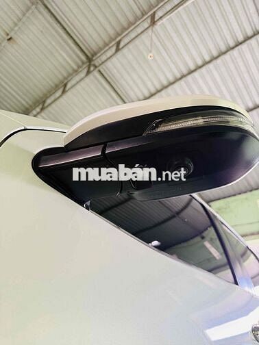 Toyota Fortuner Legender 2022 2.8L 2 cầu Trắng