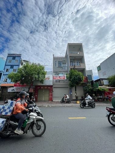 Hạ 2 Tỷ! Mặt Tiền Âu Cơ P.14 Tân Bình (4.5x26m) 4 Tầng Lầu chỉ 16.9 Tỷ