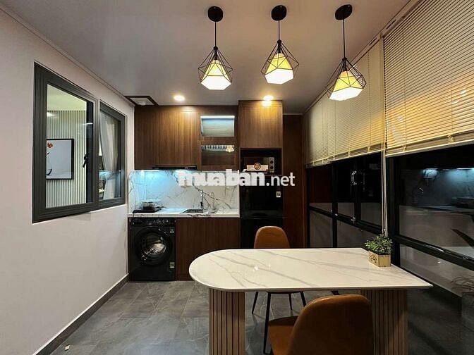 Cần bán tòa nhà căn hộ dv đang có dòng tiền 100t/tháng