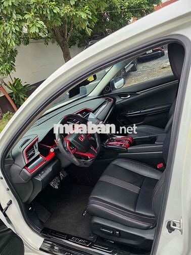 Honda Civic RS 2019 Trắng đẹp xuất sắc