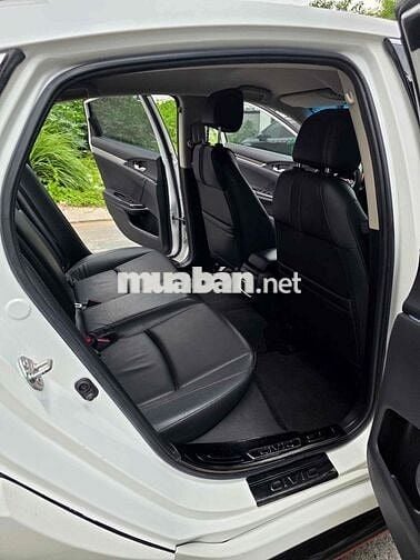 Honda Civic RS 2019 Trắng đẹp xuất sắc