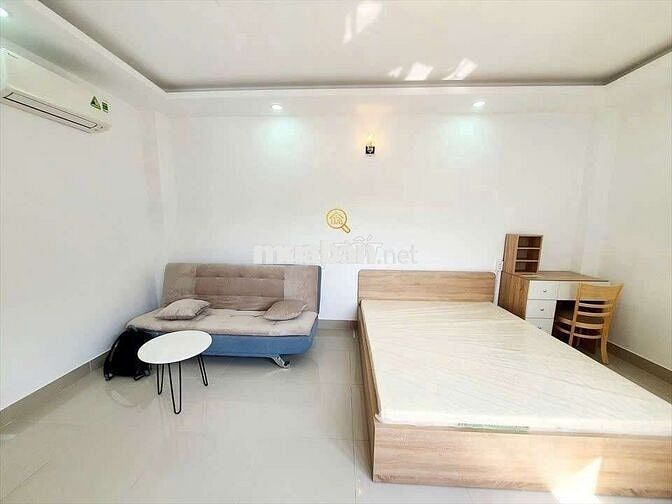 🏡 Cho thuê Studio 40m² ban công riêng • Full nội thất • Vũ Huy Tấn