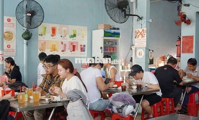 TUYỂN NAM NỮ PHỤ QUÁN CƠM TẤM BAO ĂN Ở