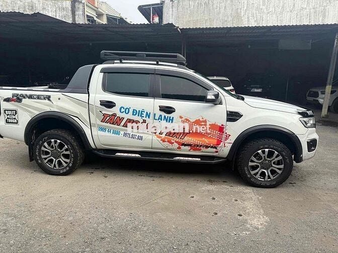 Ford Ranger Trắng