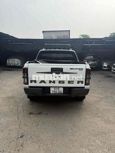 Ford Ranger Trắng