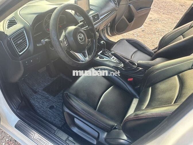 Mazda 3 2015 Trắng 5 chỗ