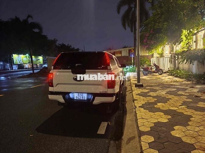 Ford Ranger XLS Next-Gen 2024 2.0L 4x2 AT Trắng