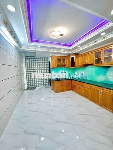 nhà đẹp y hình 4 x 18 có 5pn 5wc sân thượng