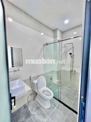 nhà đẹp y hình 4 x 18 có 5pn 5wc sân thượng
