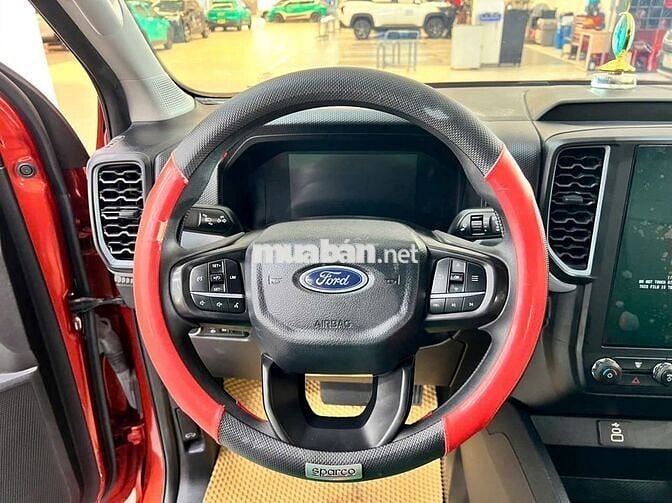Bán Tải Ford Ranger 4x2AT - màu Đỏ Cam - Gọi Ngay